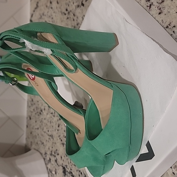 Aldo Green Suede Open Toe Platform Sandal - Picture 3 of 6